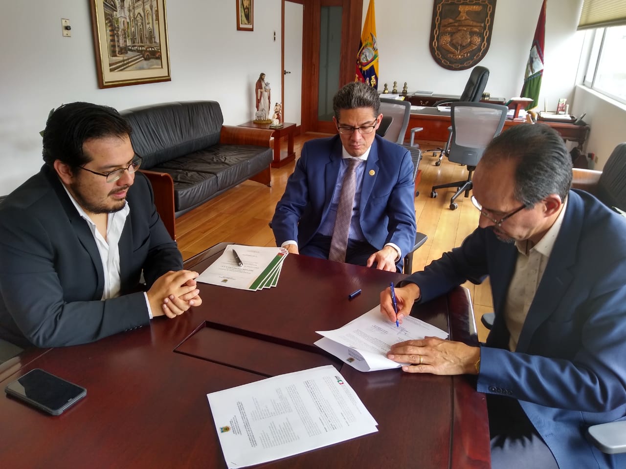 Recepción definitiva de los estudios del PDOT y PUGS del Cantón Ambato